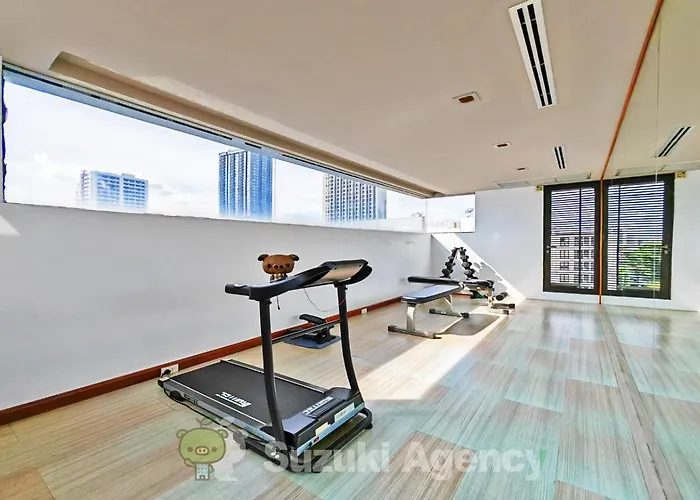 W8 Condo, Floor Luxe 3 Bedroom Penthouse, Hip Area, 5 Mins From Thonglo Bts Station *
